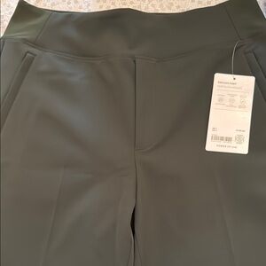 Athleta Green Cropped Pants with Tailored Fit